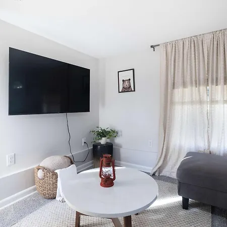 Whole Home Remodeled 1 Bed West Side Coffee Smrt Tv Wifi